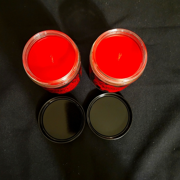 NEW 2 Bath & Body Works RARE LE Vampire Blood Candles - Picture 3 of 4